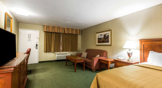 Quality Inn Near China Lake Naval Station, Book Hotel Hoteller i Ridgecrest med pool, Swimmingpool