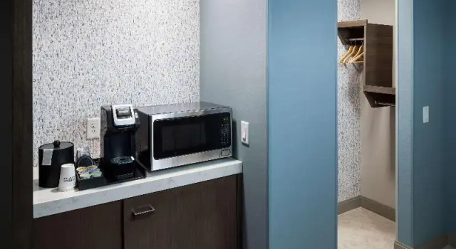 Шестиместный номер Standard Hilton Garden Inn Madison Downtown, WI