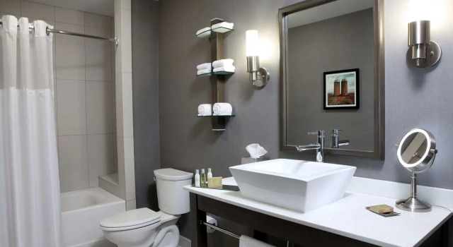 Люкс с 2 комнатами DoubleTree by Hilton West Fargo Sanford Medical Center Area