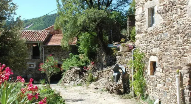 Mas la Donzelenche, Book Hotel Vialas Languedoc-Roussillon