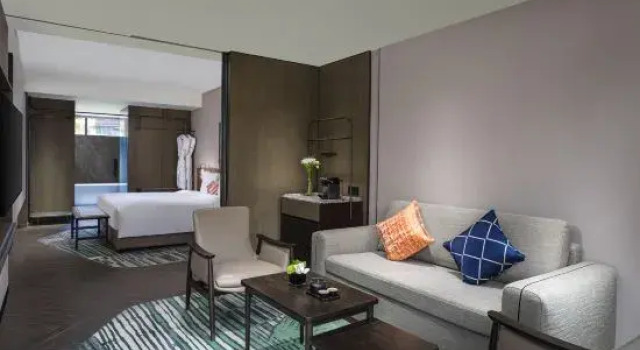 Люкс c 1 комнатой с видом на внутренний двор Hotel Indigo Suzhou Yangcheng Lake by IHG
