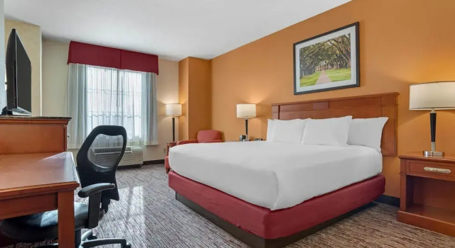 Двухместный номер Standard с 2 комнатами Drury Inn & Suites Baton Rouge
