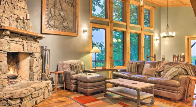 Коттедж Couples Treehouse Retreat w/ Hot Tub & Views