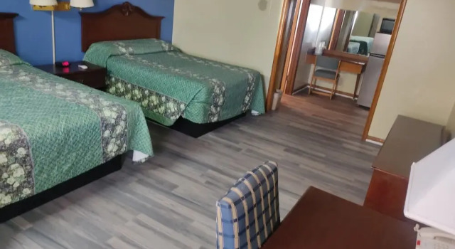 Четырёхместный номер Standard Sands Motel