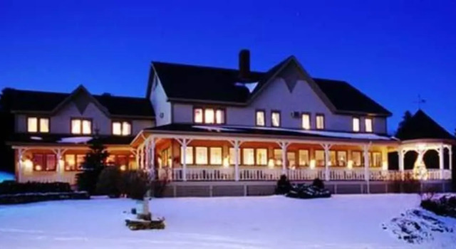 Willoughvale Inn, Book Hotel Westmore Vermont