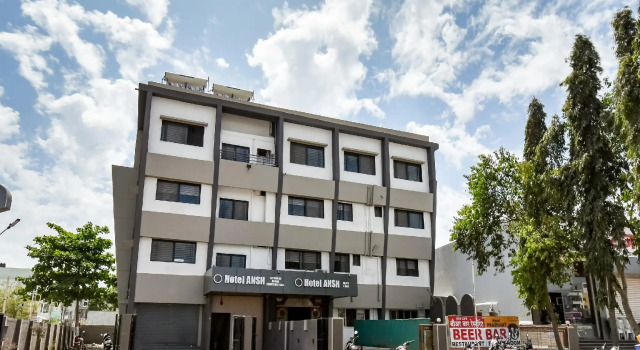 Capital O 71866 Hotel Ansh, Забронировать Отель Отели штата Махараштры 3 звезды, 3*