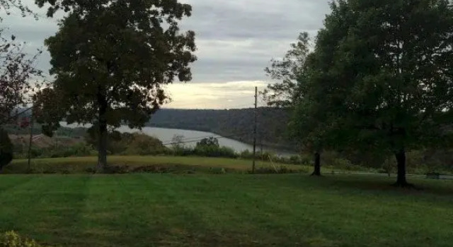 The Leavenworth Inn, Prenota Hotel Brandenburg Kentucky