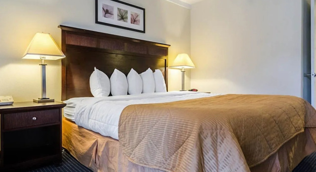 Двухместный номер Standard с балконом Rodeway Inn & Suites Williamsburg Central