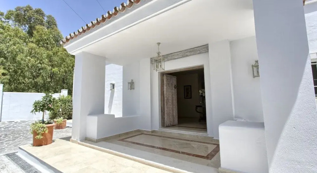 Villa Dorian, Book Villa Nueva Andalucia Andalusien
