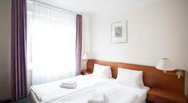 Parkhotel Tachov, Prenota Hotel  