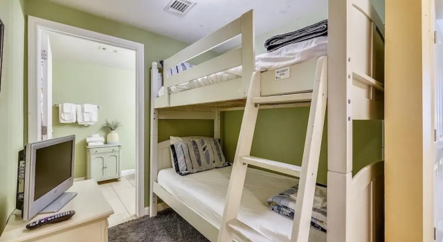 Shores Of Panama 821-2 Bd/3ba, Sleeps 8! Updated, No Carpet! Free Fun! 2 Bedroom Condo by RedAwning, Забронировать Отель Панама-Сити Панхэндл Флорида, рядом с Загородный клуб "Сигнал Хилл"