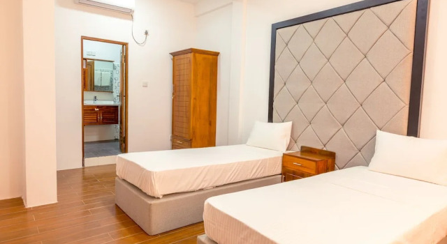Двухместный номер Deluxe Metro Port City Hotel