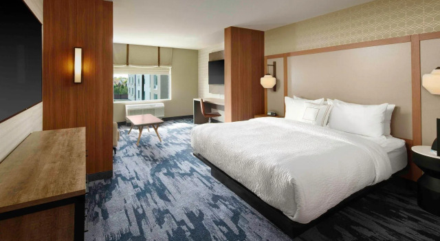 Двухместный люкс Fairfield Inn & Suites By Marriott Louisville Northeast