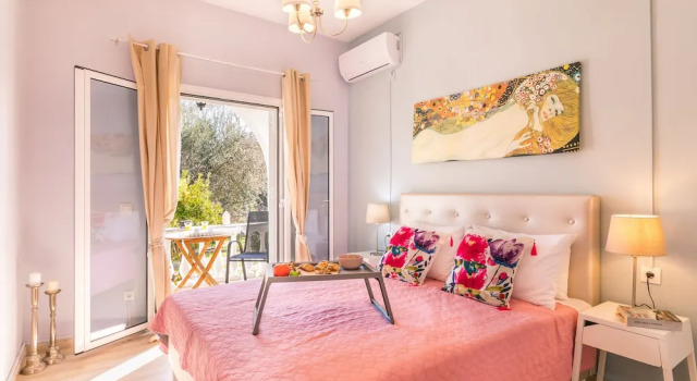 Lamda Apartments by Estia