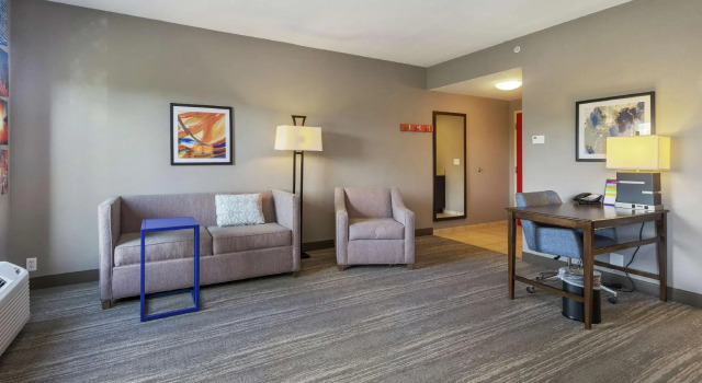 Четырёхместная студия Hampton Inn & Suites Orlando-Apopka