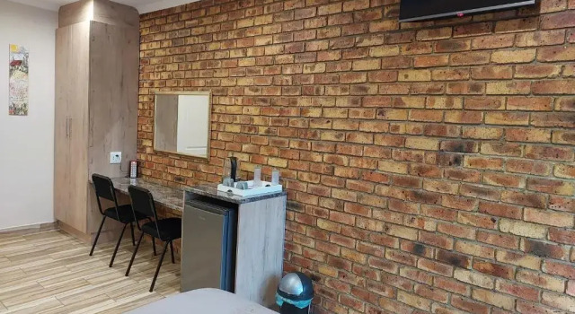 Двухместный номер Standard с видом на бассейн Twins Guest House Astoni