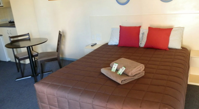Narrabri Motel and Caravan Park, Забронировать Мотель Отели Наррабри 3 звезды, рядом с Туристско-информационный центр графства Наррабри, 3*