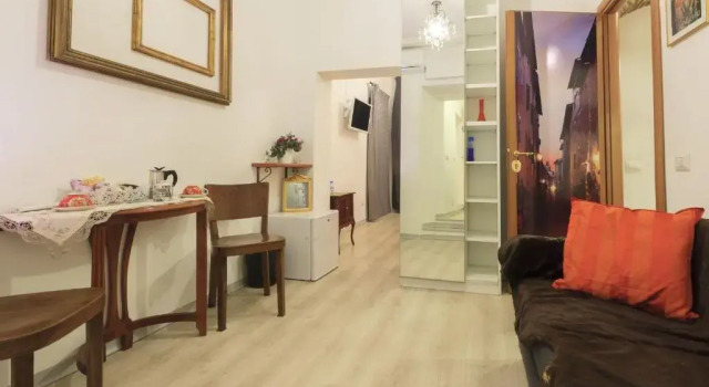 Diamonds And Rust, Prenota Hotel Trastevere Roma
