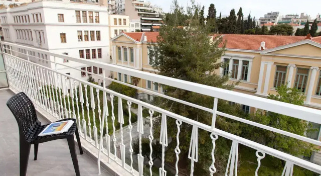 Апартаменты Apartment with Lovely View At Kolonaki