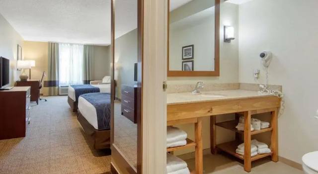 Четырёхместный люкс City Express by Marriott Milford Cooperstown
