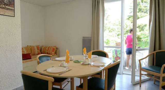 Semi-detached Bungalow With Microwave, in the Great Vendée, Забронировать Отель Отели и гостиницы Шантонне, Отель