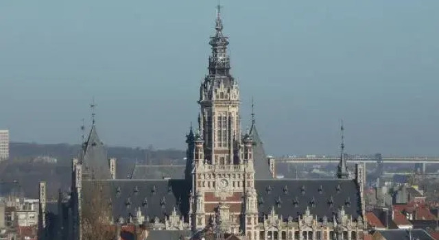 Penthouse Atomium view, Забронировать Отель Брюссель Брюссельский столичный регион, рядом с Университет Сен-Луиса