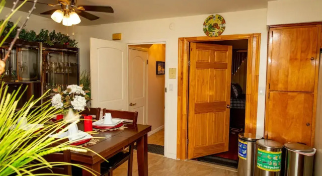 Spacious Comfy Room in Cozy Classy Duplex, Забронировать Гостевой дом Отели Нью-Йоркской агломерации с парковкой, Парковка