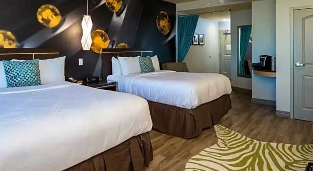 Семейный номер Deluxe Hotel Indigo Pittsburgh East Liberty by IHG