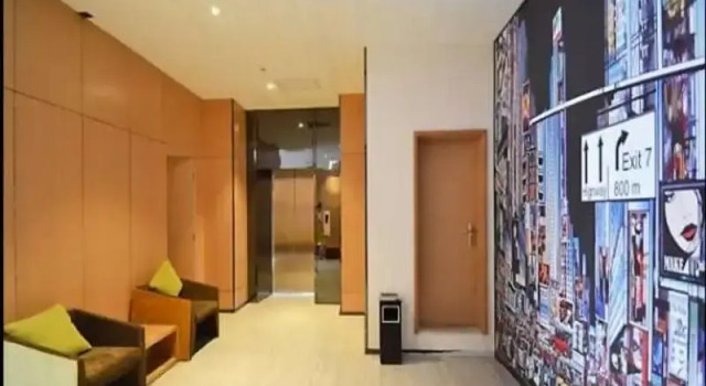 IU Hotel Zhengzhou Xinzheng Sias International University Branch, Book Hotel Xinzheng Henan