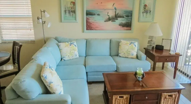 Ac F-301 - Anglers Cove 1 Bedroom Condo by Redawning, Забронировать Дом для отпуска Отели Марко-Айленд с парковкой, рядом с Marco Island Medical Center, Парковка
