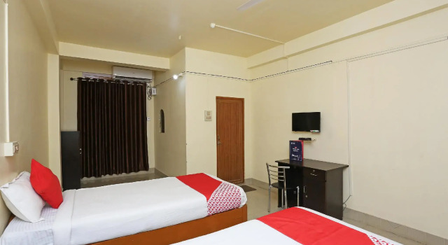 OYO Flagship 41355 Shree Krishna Guest House, Book Pension Gæstehuse i Assam, Pension