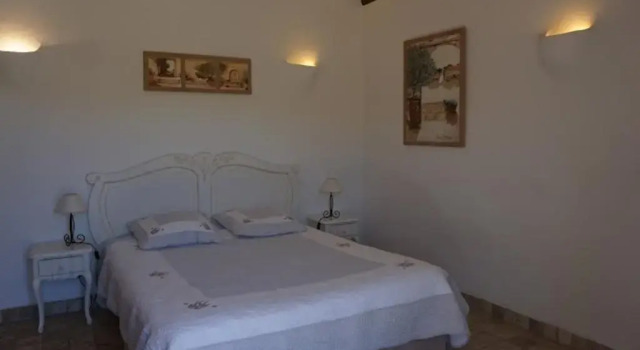 La Buisse, Prenota Affittacamere Simiane-la-Rotonde Strada della Lavanda