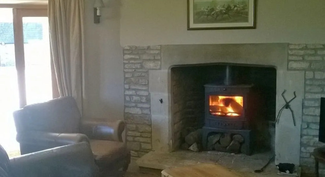 Battens Farm Cottages - B&B and Self-Catering Accommodation, Book Farm Stay Corsham Wiltshire