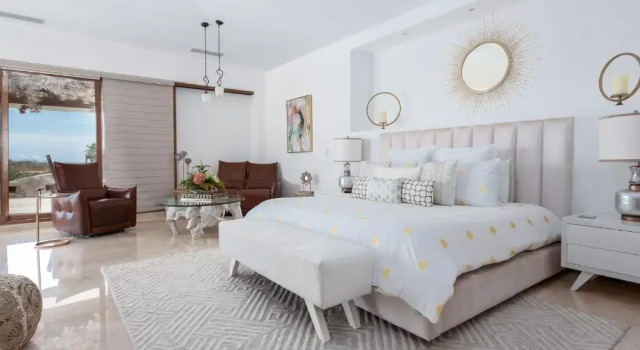 Вилла Villa Juliana 6 Bedrooms Plus 2 Guest Casitas