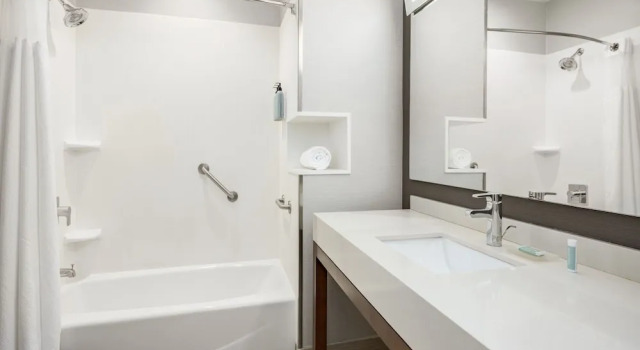 Люкс Courtyard by Marriott Auburn