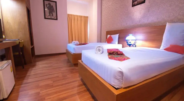 Четырёхместный номер Superior Jingjit Hotel