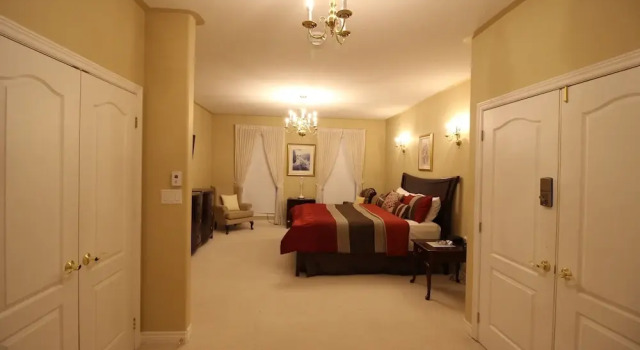 Двухместный люкс Presidential с балконом The White House Boutique B&B