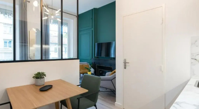Luxury Studio "Le Chaleureux" - Lyon Part-Dieu - Dreamy Flat Lyon, Rezerwuj Hotel Hotele w Rhône z parkingiem, Parking