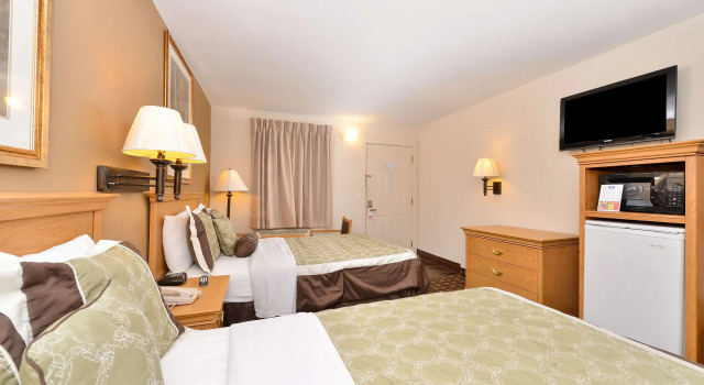 Четырёхместный номер Standard Americas Best Value Inn Near Downtown Nashville