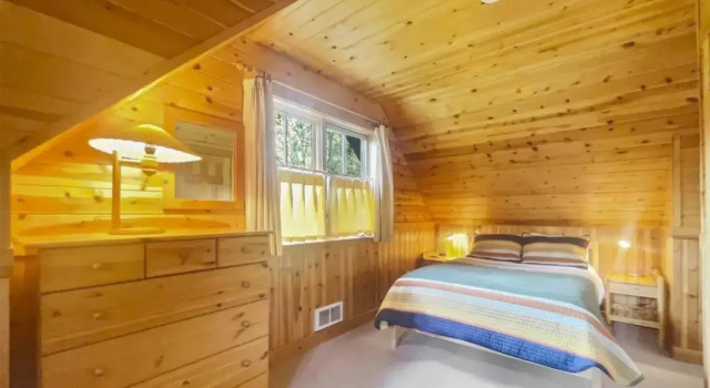 Metolius Cabin 12, Book Hotel Hoteller i Camp Sherman med parkering, Parkering
