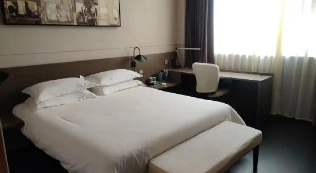 Люкс Deluxe Jinjiang Inn Select (Taixing Runtai South Road)