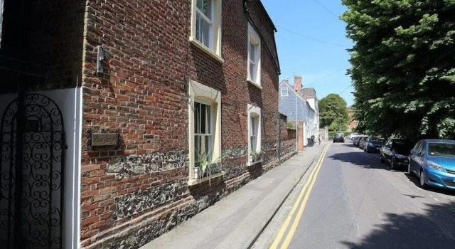 Rojoy, Забронировать Отель Отели и гостиницы Солсбери, рядом с Salisbury City Council, Отель