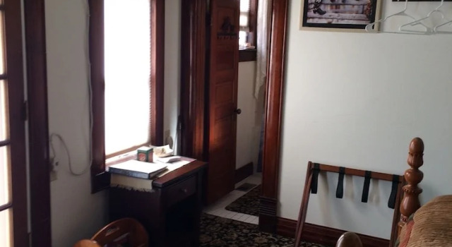 Номер Classic Spurs n Lace Bed & Breakfast Inn