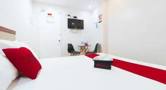 Номер Deluxe RedDoorz Plus near SM Lanang Davao