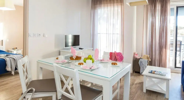 Comfortable studio with a balcony or terrace near the beach, Забронировать Отель Порнише La Baule Bay