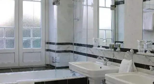Одноместный номер с внутренним видом на патио Classic Curia Palace Hotel & Spa