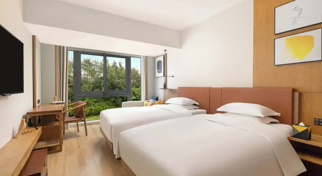 Двухместный номер Standard voco Thousand Island Lake by IHG
