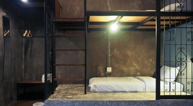 Четырёхместный номер Standard Silom Space Hostel