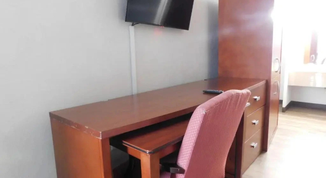 Park View Inn, Забронировать Отель Гринсборо Северная Каролина, рядом с Поле для гольфа Gillespie