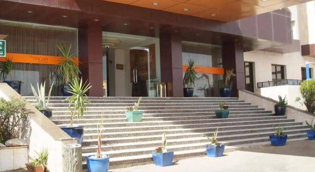 Golden Tulip Qaser Al Baha, Забронировать Отель Отели Эль-Баха 4 звезды, 4*